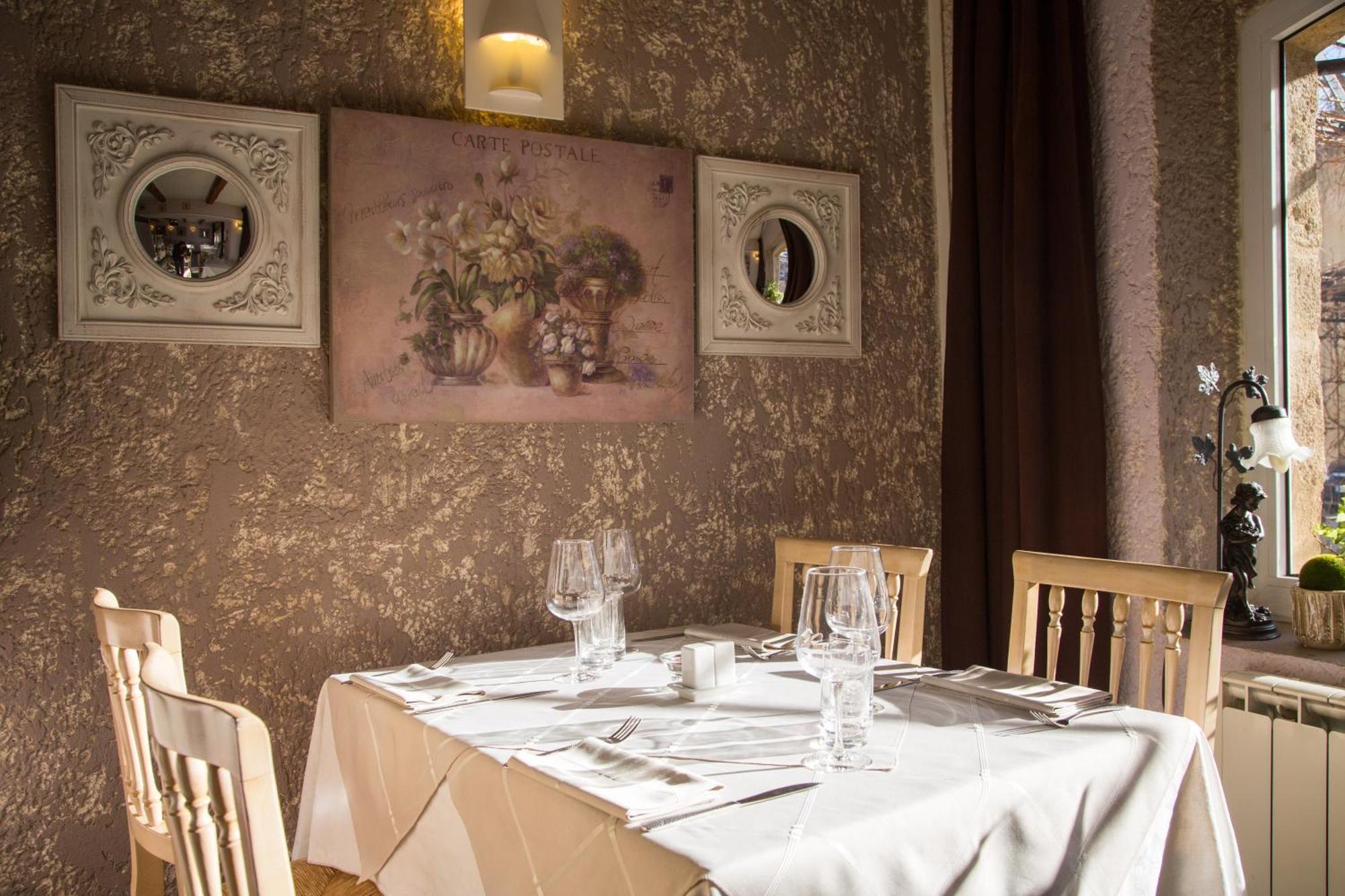Logis Hotel Restaurant La Farigoule Sainte-Cecile-les-Vignes Exterior photo